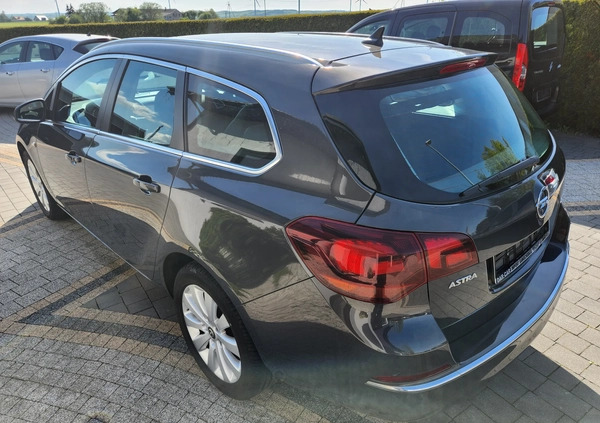 Opel Astra cena 34600 przebieg: 155852, rok produkcji 2015 z Podkowa Leśna małe 301